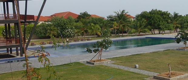 passikudah - poolen ved minngee resort