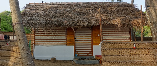 vores hytte ved upali beach resort på arugam bay