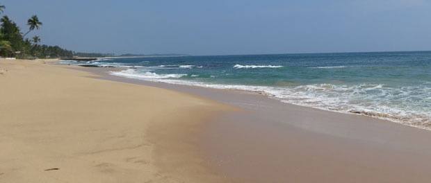 dejligt lang strand ved tangalle