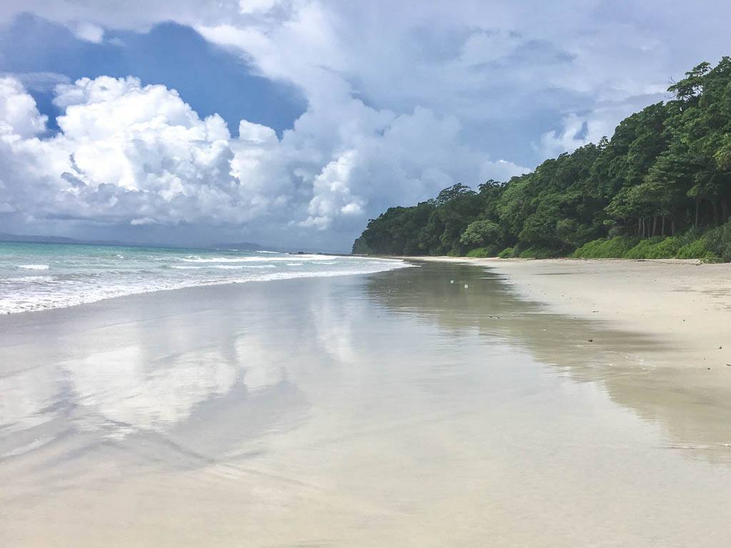 stranden ved barefoot havelock