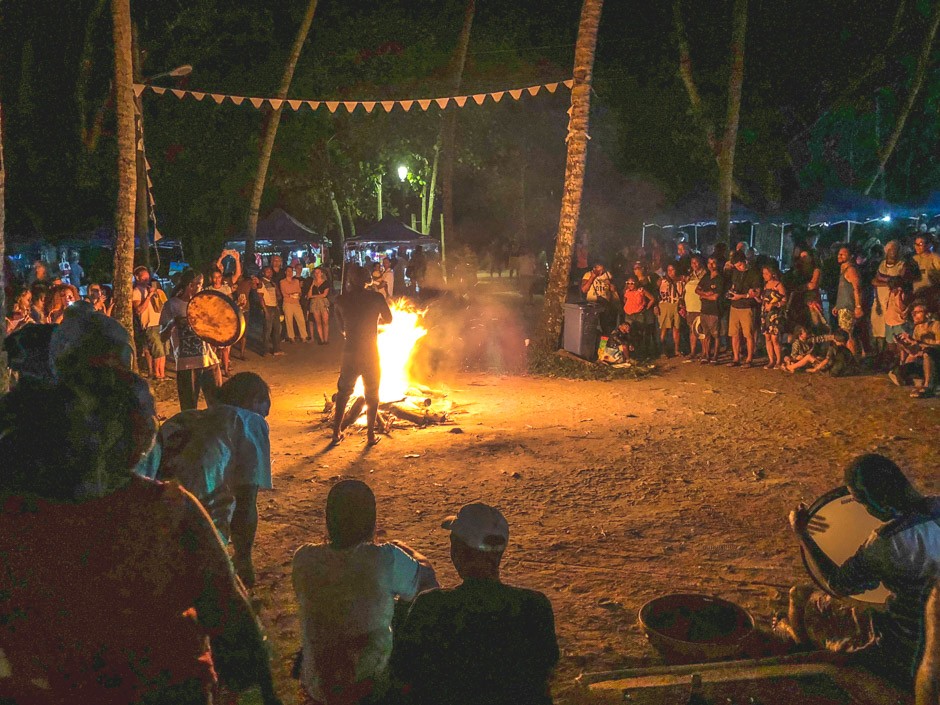 aftensfest om onsdagen ved beau vallon på mahe