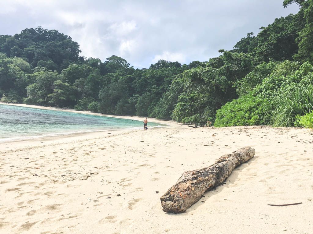 hygge ved radhanager strand på andamanerne