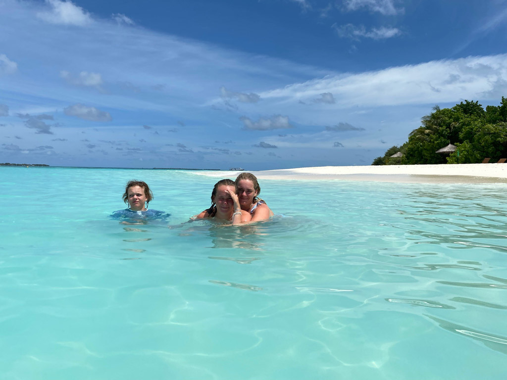 Det smukke havvand ved Garden Villaerne på Reethi Faru