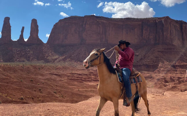Cowboy i Monument Valley